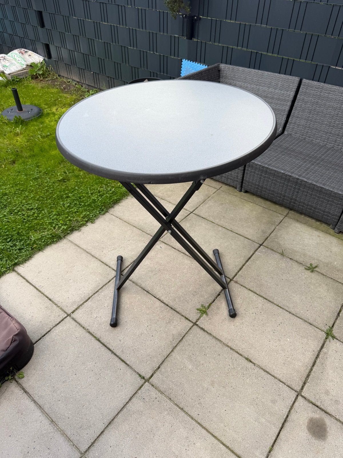 Opvouwbare sta tafels 2 stuks - Ideaal voor kleine ruimtes, Ophalen, Gebruikt, Rond, Metaal