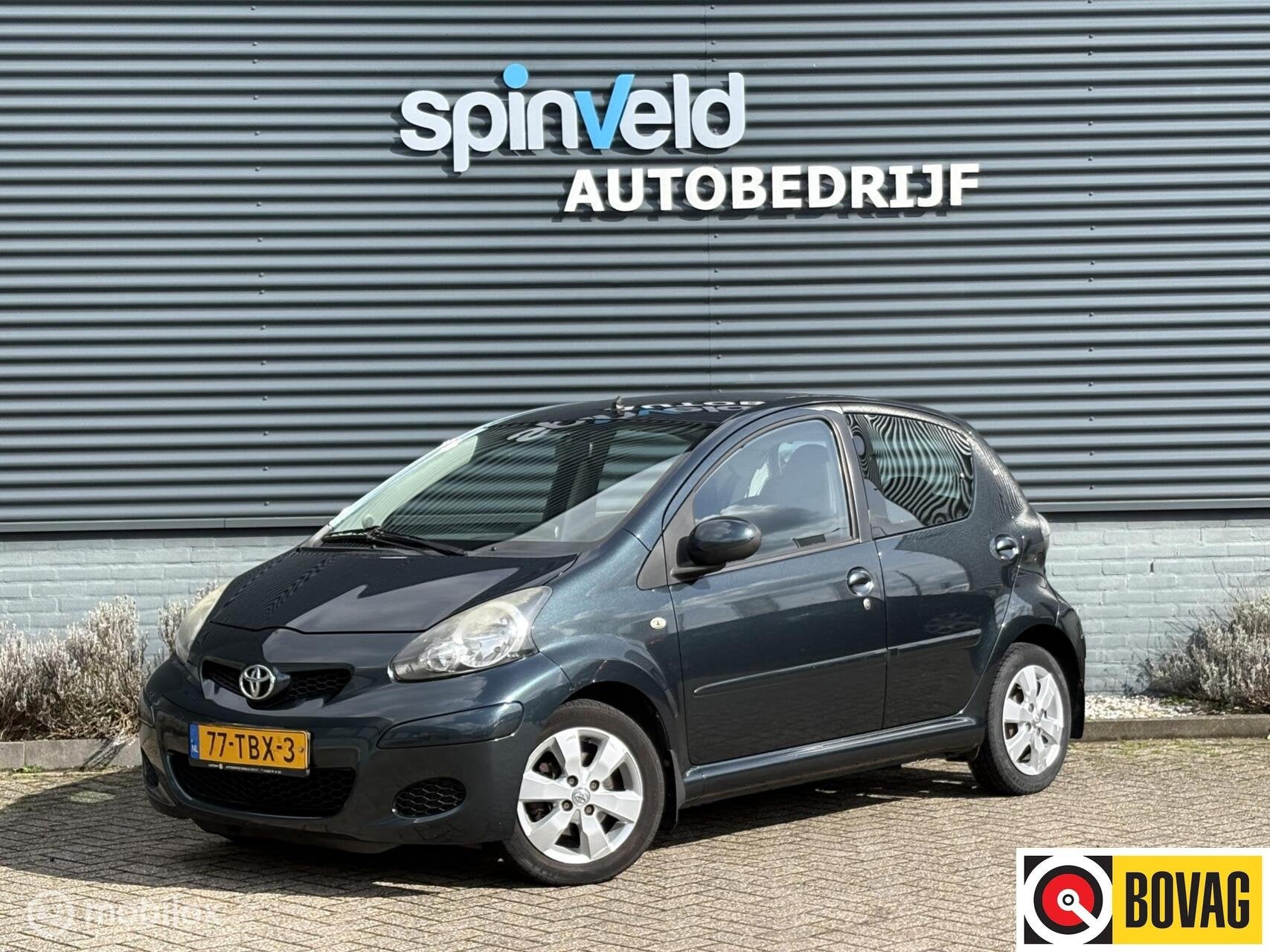 Toyota Aygo 1.0 VVT-i Aspiration - Navi - Airco - Nap -, Auto's, Voorwielaandrijving, Gebruikt, 4 stoelen, 68 pk