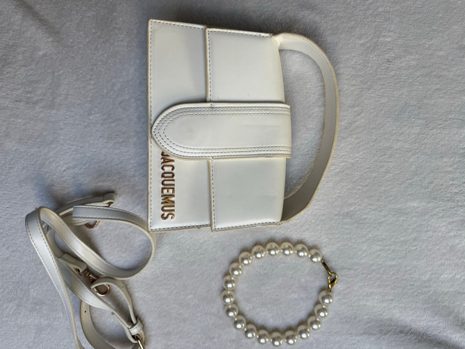 Witte Jacquemus-stijl tas met parelarmband, Ophalen of Verzenden, Zo goed als nieuw, Wit, Avondtasje