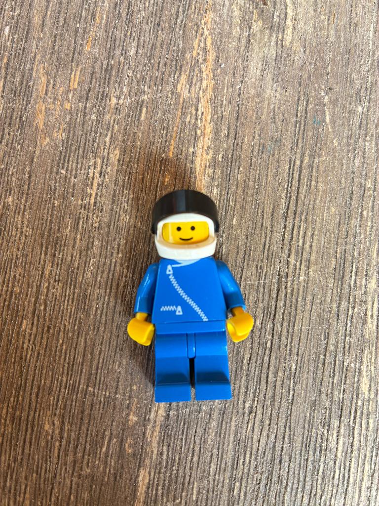 Lego minifiguur piloot met zip jacket jaren 80, Overige thema's, Lego, Ophalen of Verzenden, Zo goed als nieuw