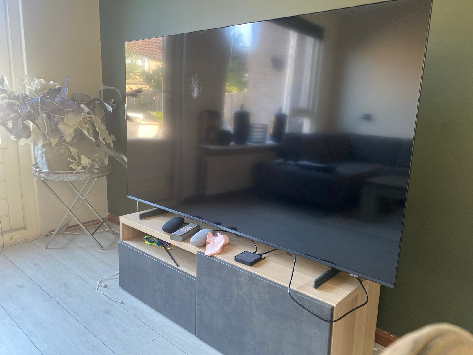 Foto 2 van Samsung UE65BU8020 65 inch 4K UHD Smart TV