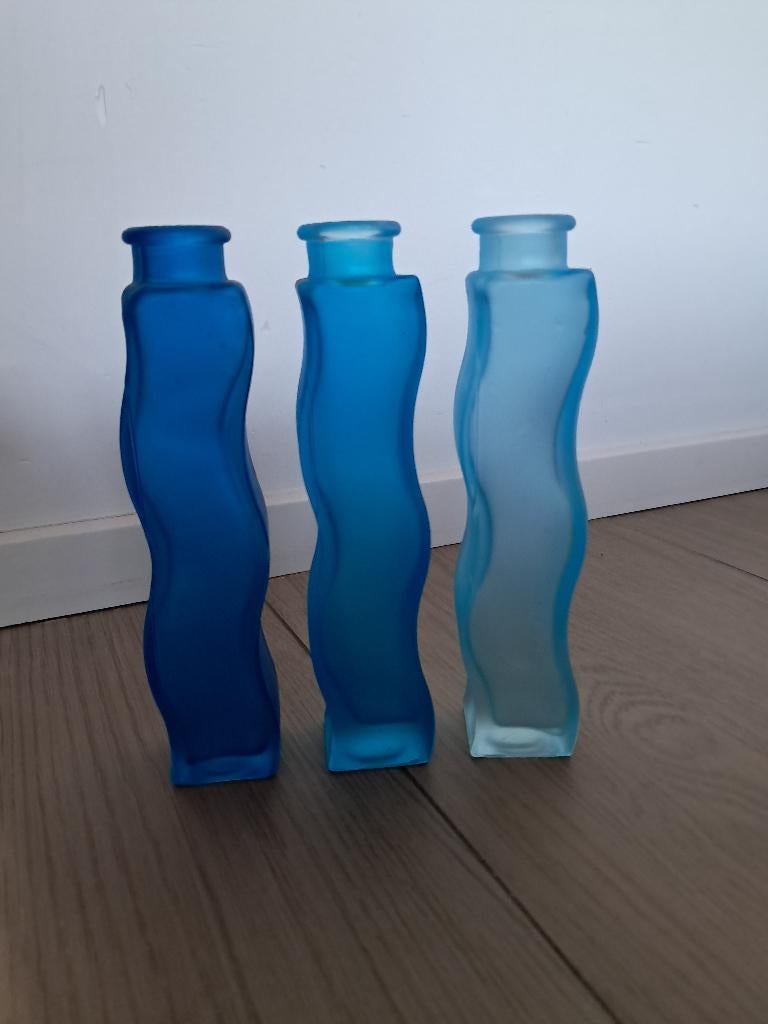 O22 Blauwe vaasjes Ikea, Blauw, Ophalen of Verzenden, Minder dan 50 cm, Glas
