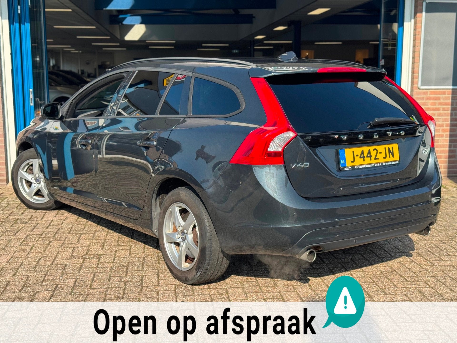 Volvo V60 1.5 T3 Polar+ 2017 AUT NAVI CLIMA NAP 41k KM!, Auto's, Dealer onderhouden, Stof, 4 cilinders, 152 pk