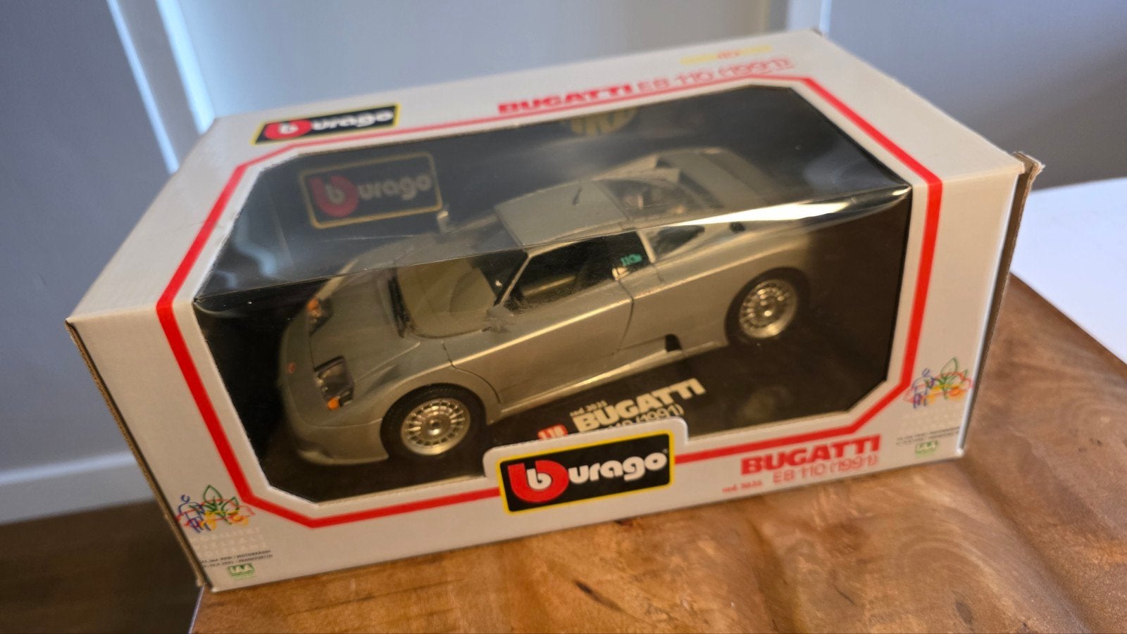 Burago Bugatti EB 110 1991 - Schaalmodel Auto, Hobby en Vrije tijd, Modelauto's | 1:18, Ophalen of Verzenden, Zo goed als nieuw