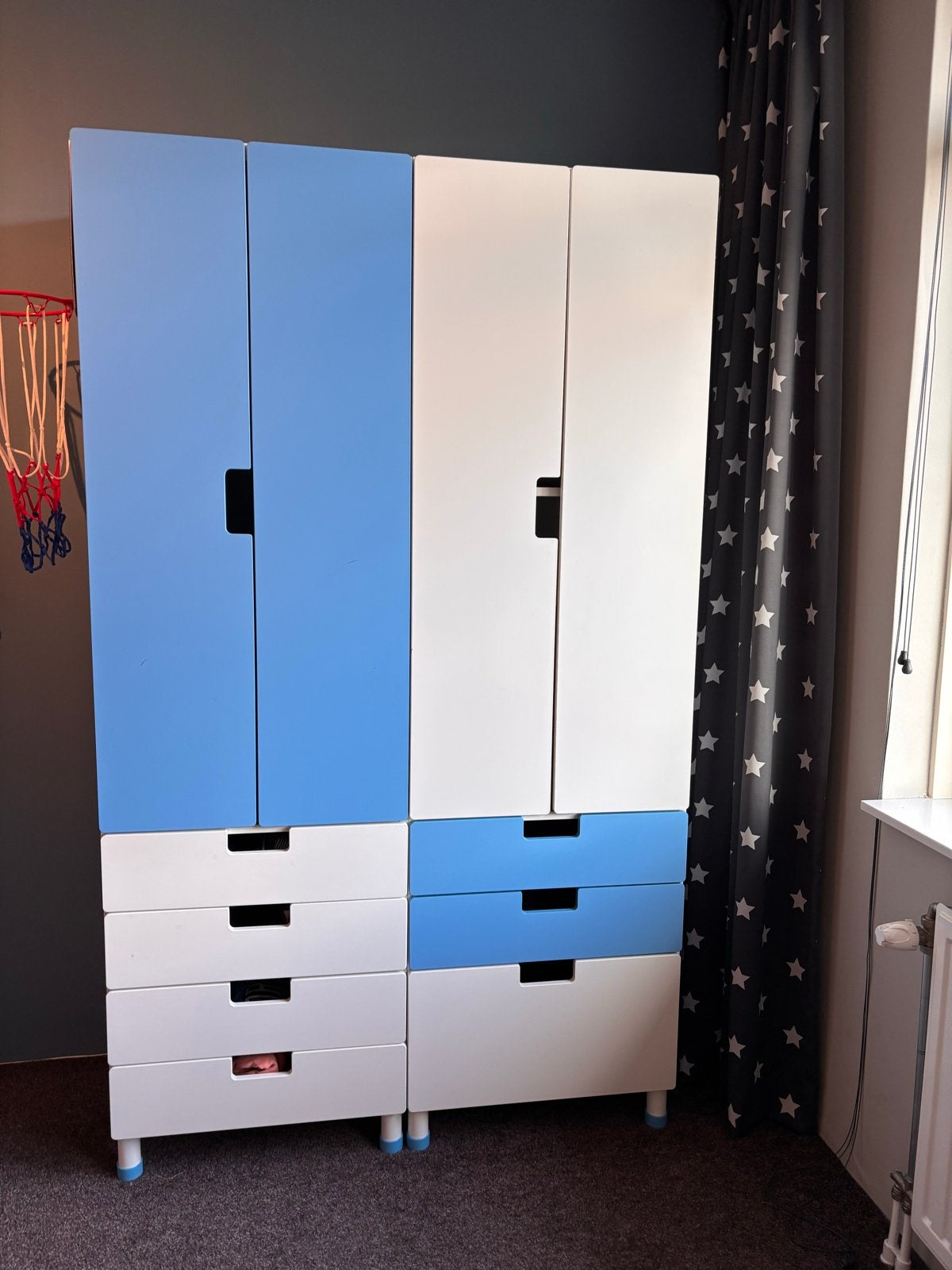IKEA Stuva kinder kledingkast - Blauw/Wit, Kinderen en Baby's, Kinderkamer | Commodes en Kasten, Ophalen, Gebruikt, Minder dan 75 cm