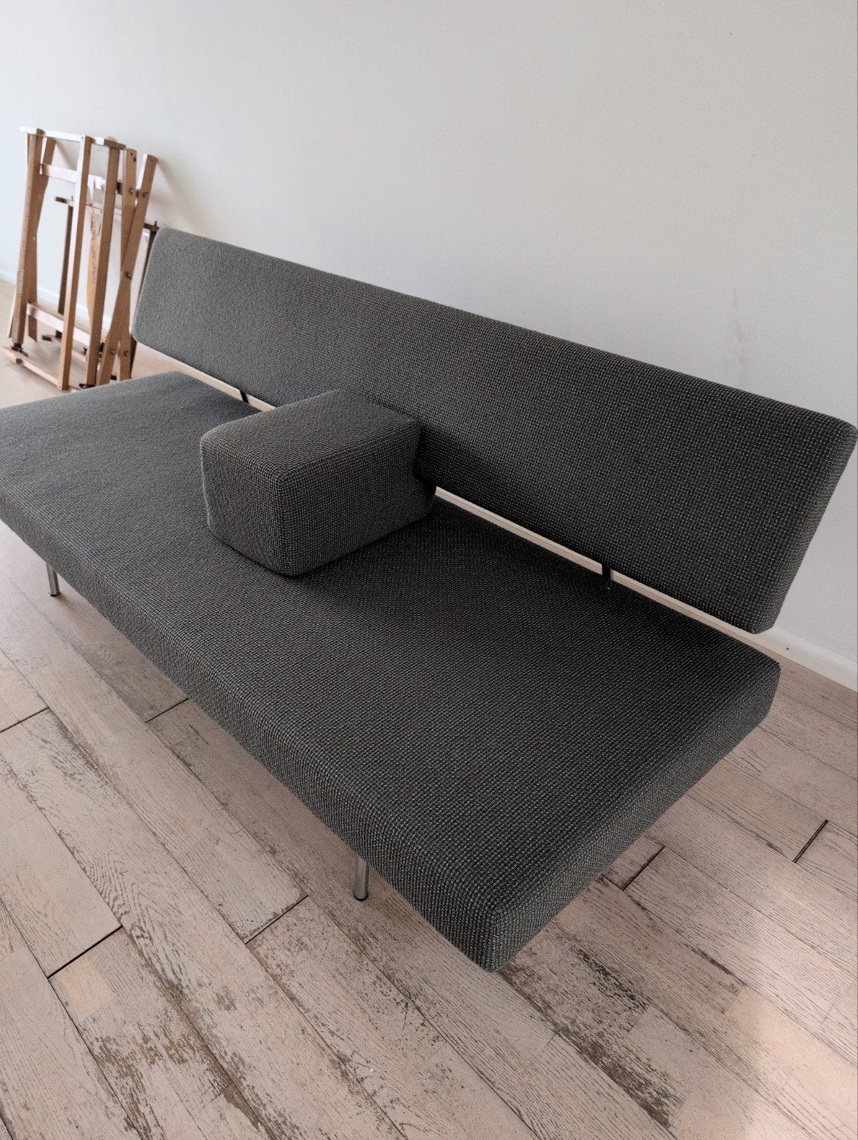 Stijlvolle slaapbank/daybed pas toe met metalen onderstel, Modern, Scandinavisch design, Tweepersoons, 75 tot 100 cm, Ophalen of Verzenden