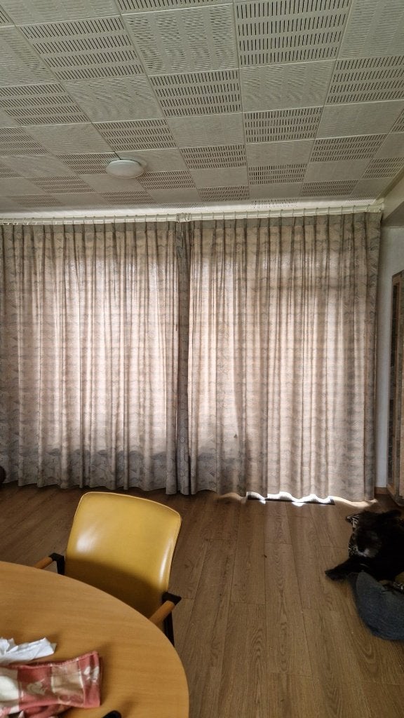 Gratis gordijnen 2,4 m hoog en 3,6 m en 3,9 m. breed, Ophalen, Met haken, 240 cm, Gebruikt