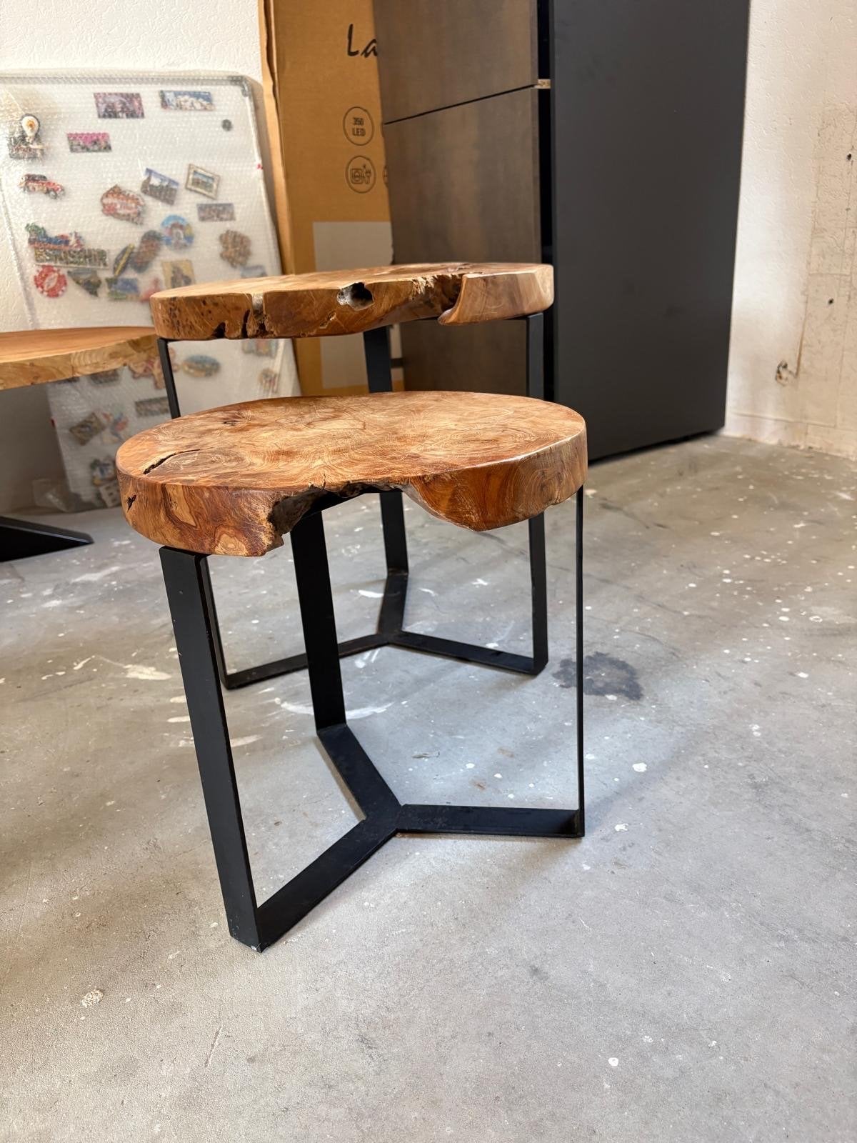 Set van 2 bijzettafels van hout en metaal, Huis en Inrichting, Tafels | Bijzettafels, Minder dan 55 cm, Gebruikt, Rond, Hout
