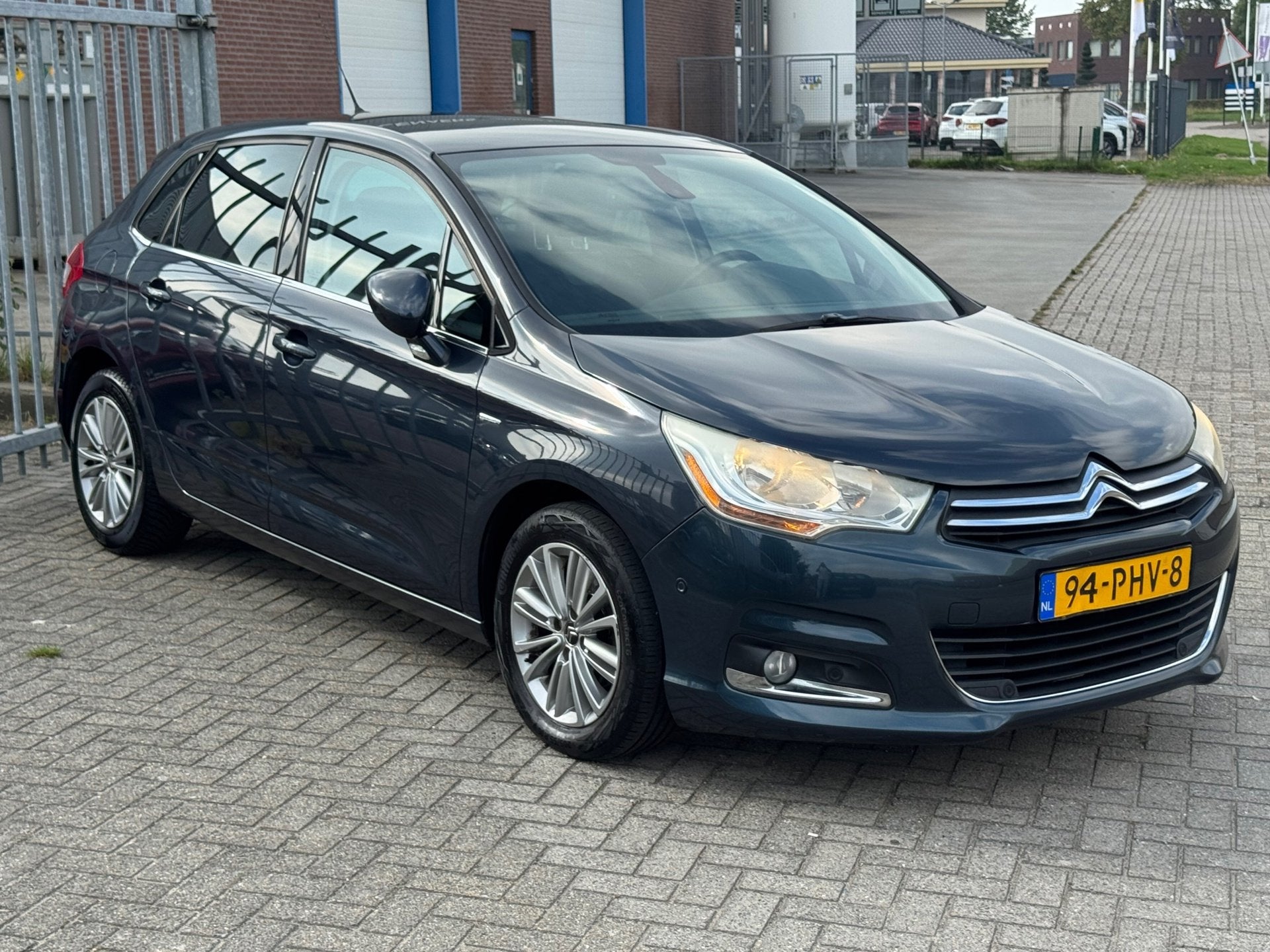 Citroen C4 1.6 VTi Exclusive 120PK 5 deurs! Airco l Cruise l, Voorwielaandrijving, Euro 5, Zwart, 4 cilinders