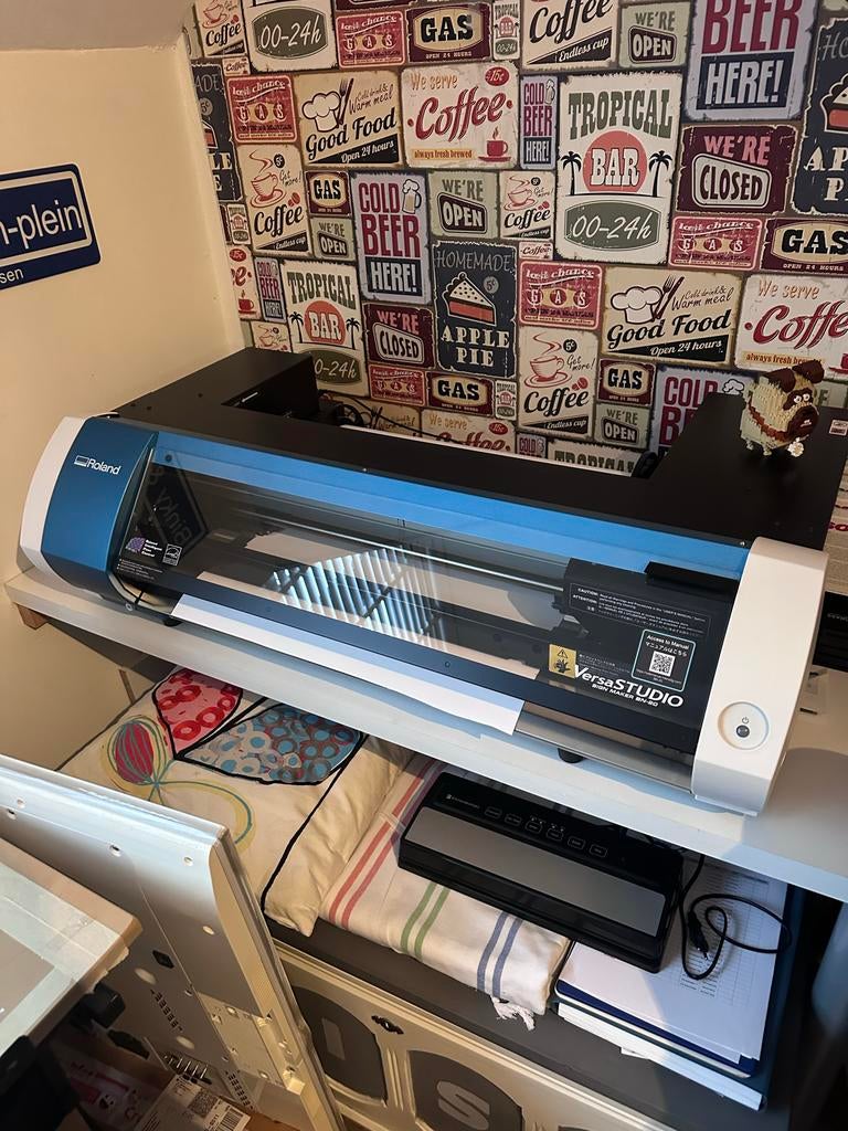 Roland VersaSTUDIO BN-20 Sign Maker - Perfect voor kleine be, Zakelijke goederen, Kantoor en Winkelinrichting | Apparatuur en Telecommunicatie