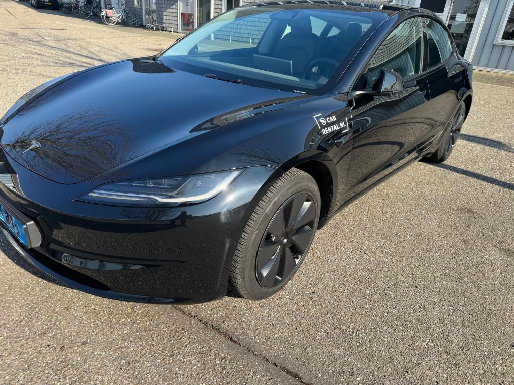 Tesla Model 3 2025 Zwart / Taxi huren/ Taxi leasen