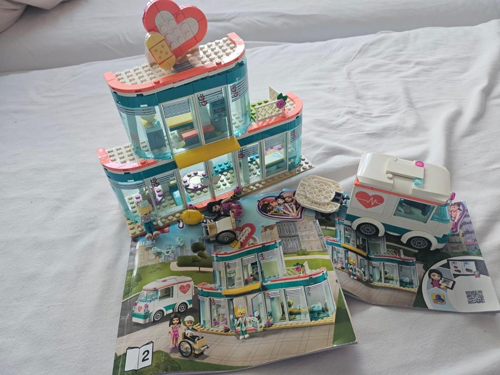 LEGO Friends Heartlake City Ziekenhuis 41394, Ophalen of Verzenden, Zo goed als nieuw, Overige merken