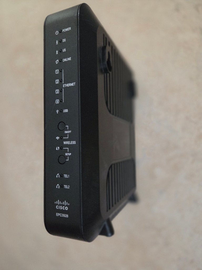 Cisco EPC3928 Kabelmodem Router Ziggo, Computers en Software, Routers en Modems, Ophalen of Verzenden, Gebruikt, Router met modem