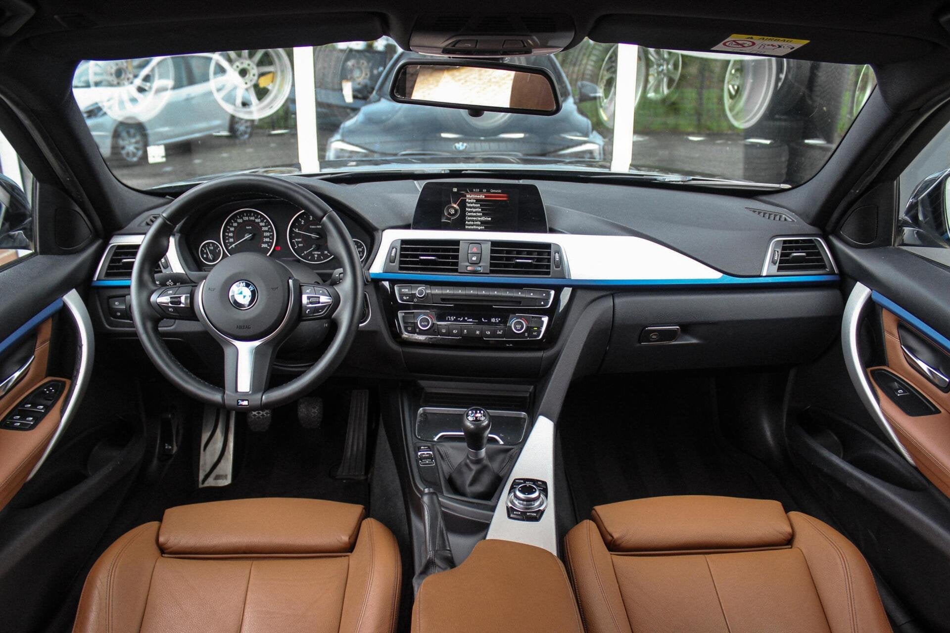 BMW 3-serie Touring 318i Centennial Executive M-sport | 2e e, Gebruikt, Euro 6, 1445 kg, Leder