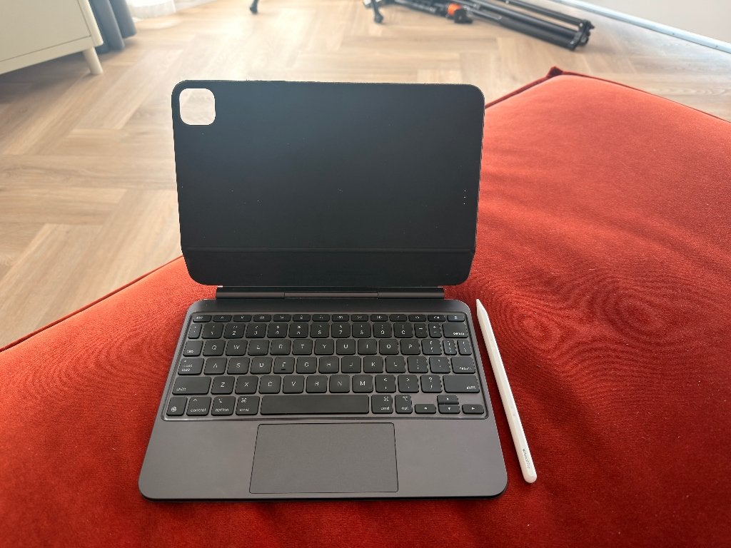 Magic Keyboard and Apple Pencil Pro, Computers en Software, Ophalen, Apple iPad, 11 inch, Zo goed als nieuw