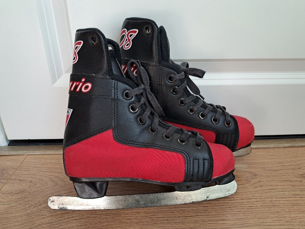 IJshockey schaatsen of kunstschaatsen maat 34 zwart rood, Overige merken, Gebruikt, Ophalen of Verzenden, IJshockeyschaatsen
