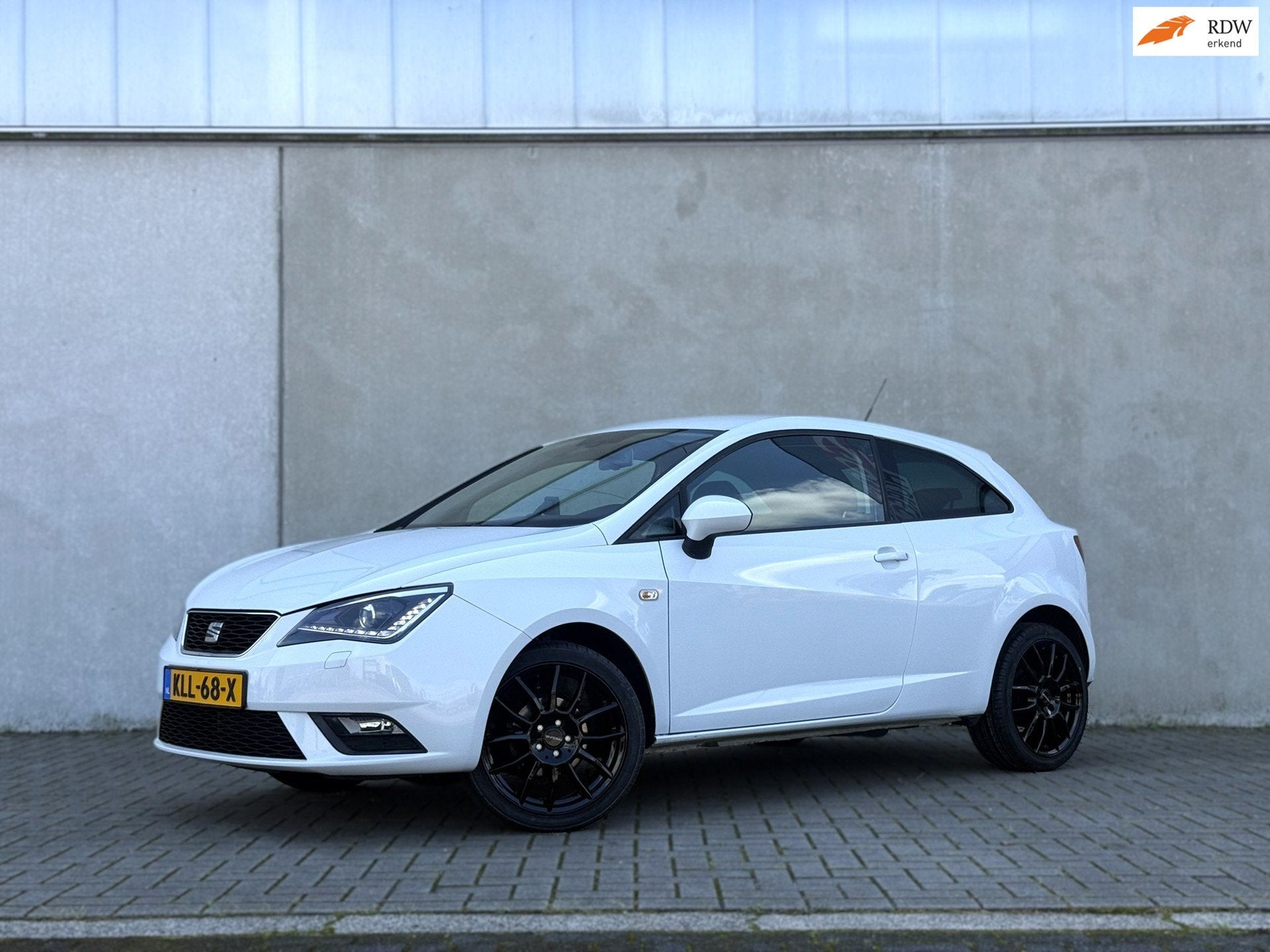 Seat IBIZA 1.2 Reference Xenon Clima Cruise 17inch, Auto's, Voorwielaandrijving, Euro 5, Stof, Gebruikt