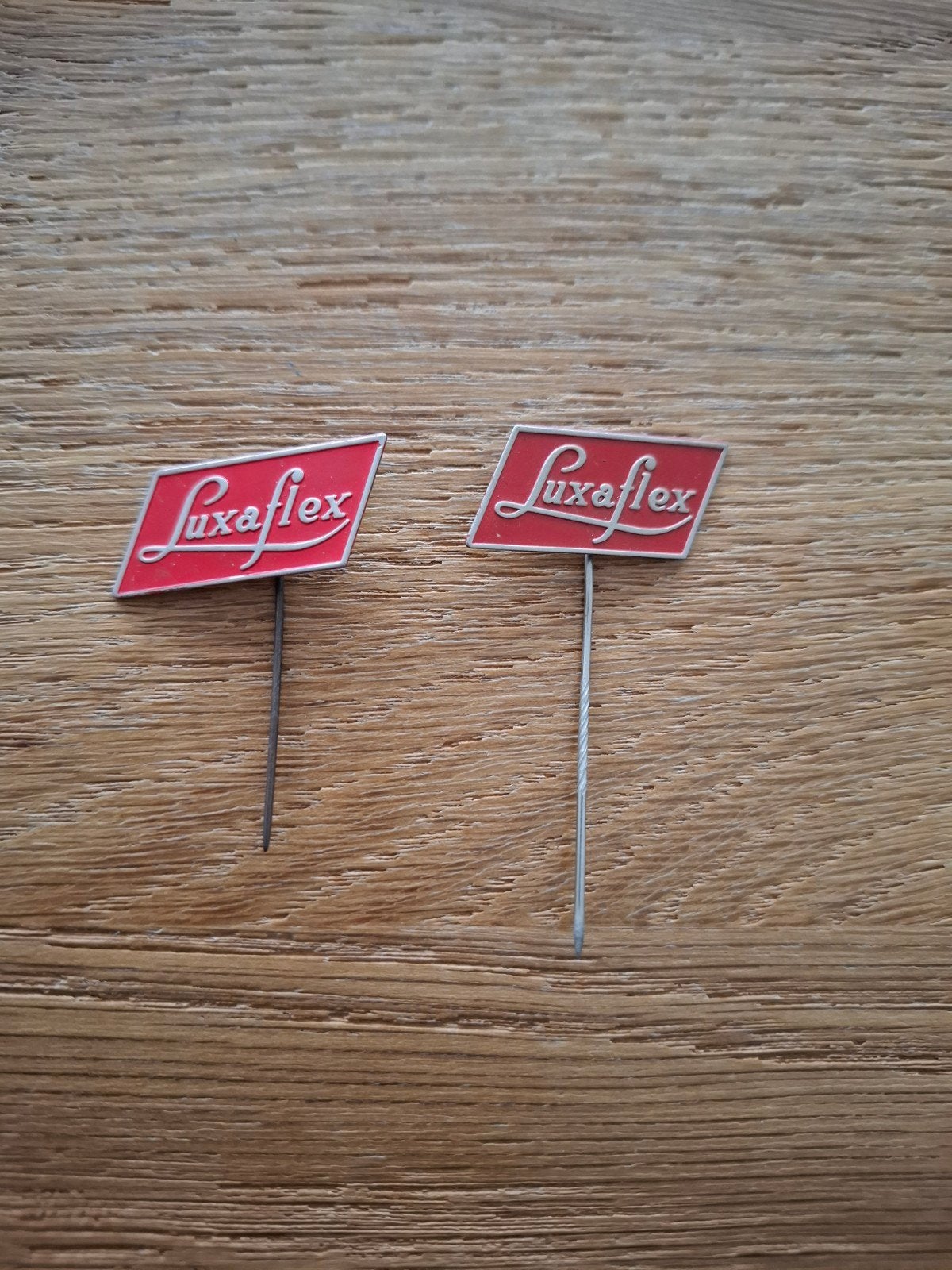 vintage speldjes pins prikkers Luxaflex reclame reversspeld, Ophalen of Verzenden