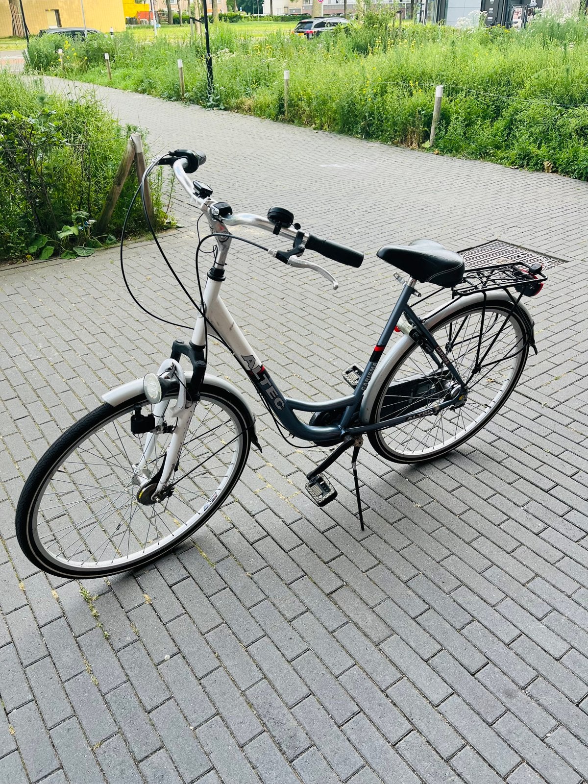 Beautiful and comfortable Bike for sale, Fietsen en Brommers, Fietsen | Dames | Damesfietsen, Velgrem, Ophalen, Overige merken