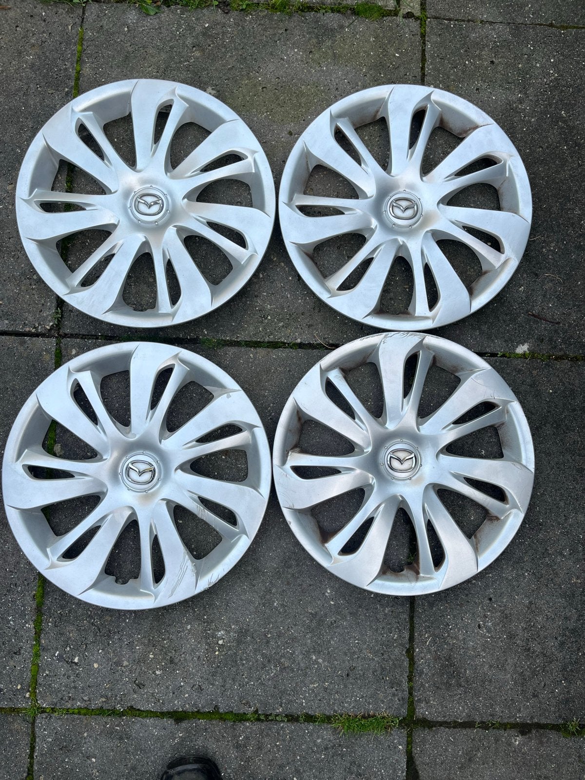 Mazda wieldoppen 15 inch zilver (set van 4), Ophalen of Verzenden, Zo goed als nieuw