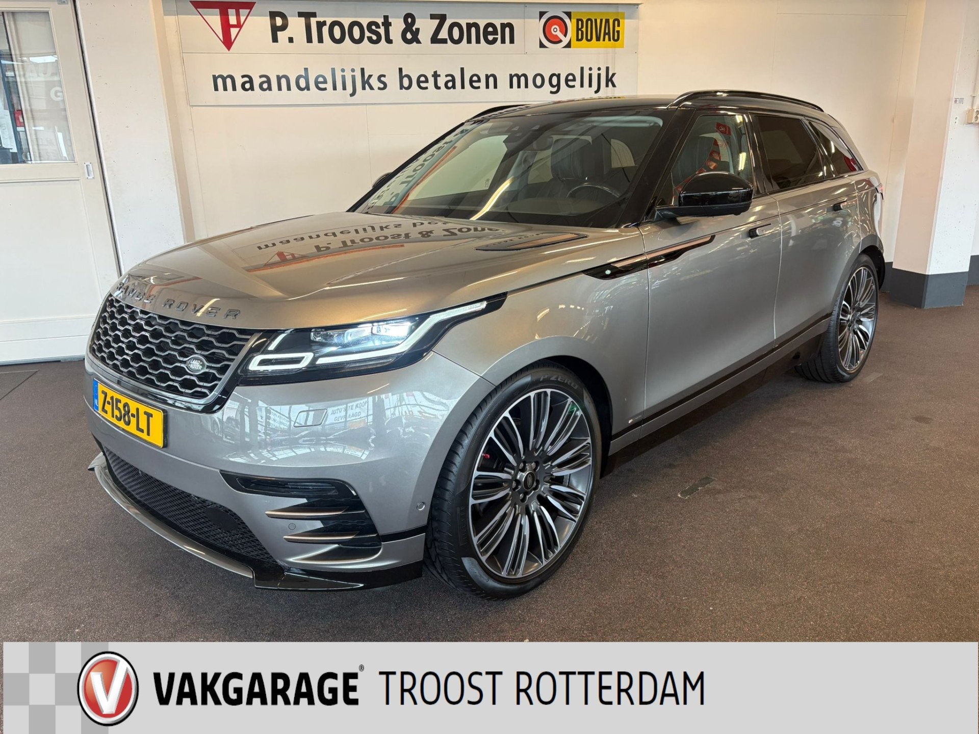 Land Rover Range Rover Velar 2.0 P300 Turbo AWD R-Dynamic HS, Auto's, Land Rover, Automaat, Gebruikt, 4 cilinders, Met garantie (alle)