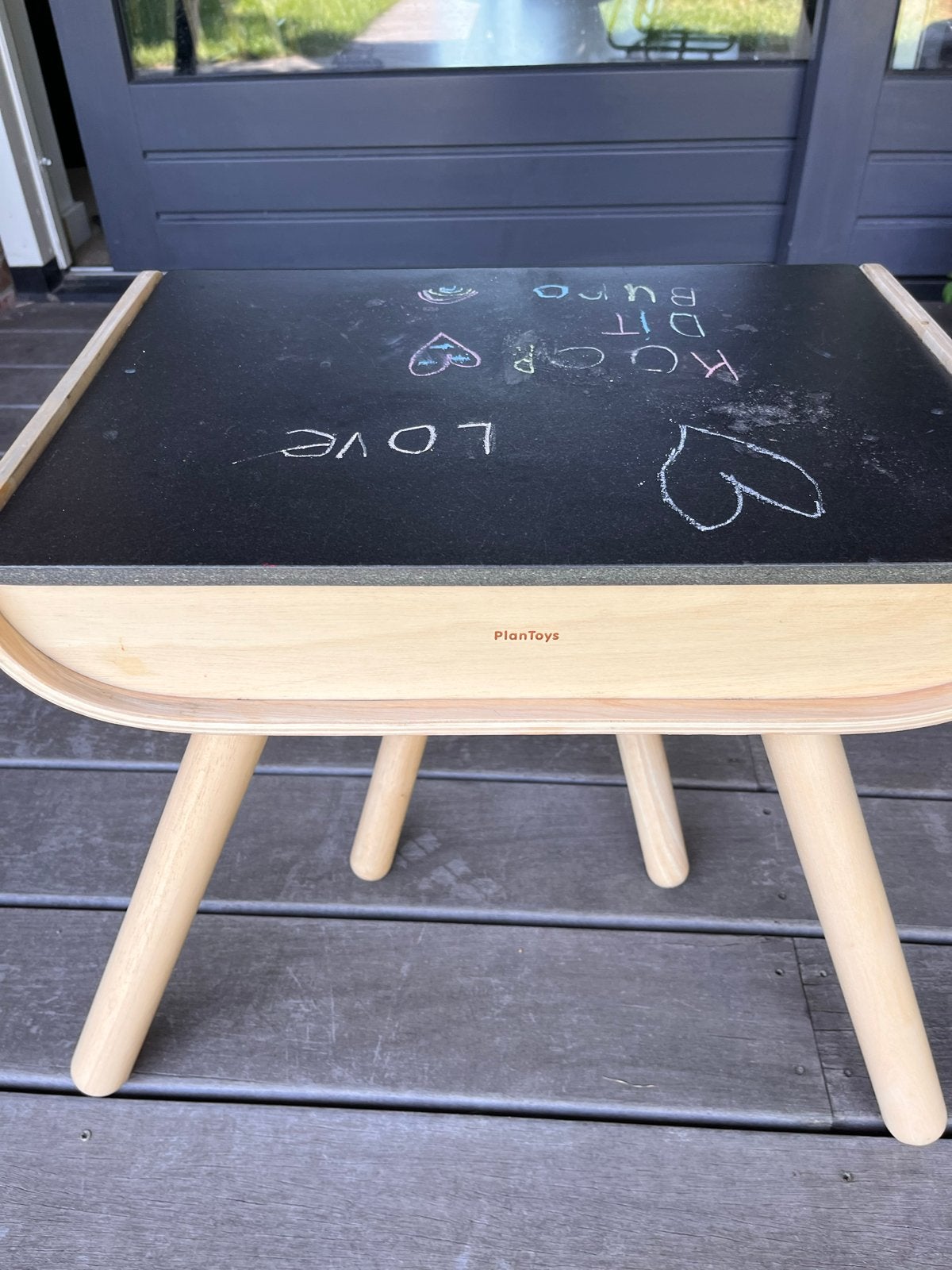 PlanToys Kinderbureau met Krijtbord en Stoel, Ophalen, Gebruikt, Tafel(s) en Stoel(en)