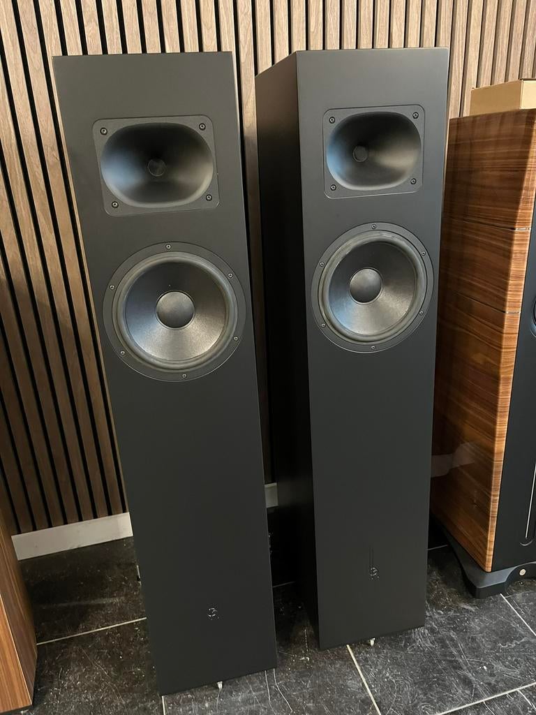 Blumenhofer Tempesta 20, Ophalen, Info@mister-hifi.nl, Zo goed als nieuw, Front, Rear of Stereo speakers