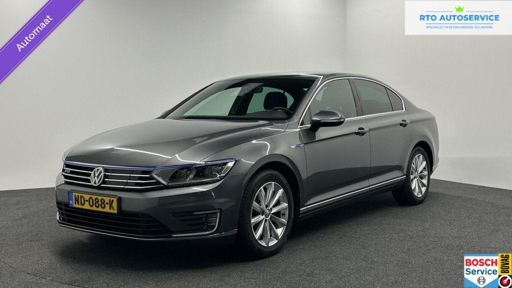 Volkswagen Passat 1.4 TSI GTE Connected TREKHAAK-NAVI-DAB-ST, Auto's, Gebruikt, Euro 6, Met garantie (alle), 1622 kg