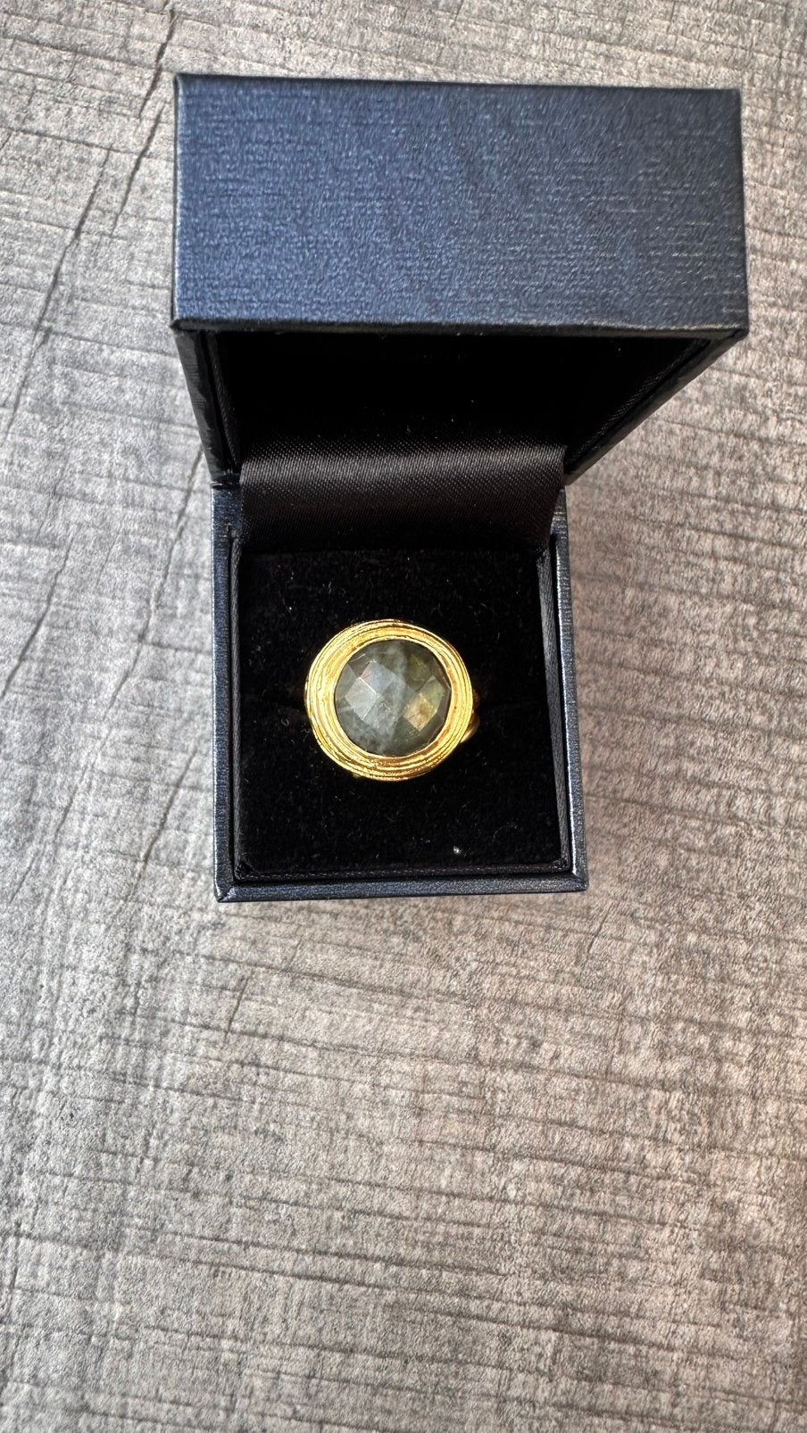 Ring (verstelbaar) met labradoriet, Overige materialen, 19 tot 20, Nieuw, Ophalen of Verzenden