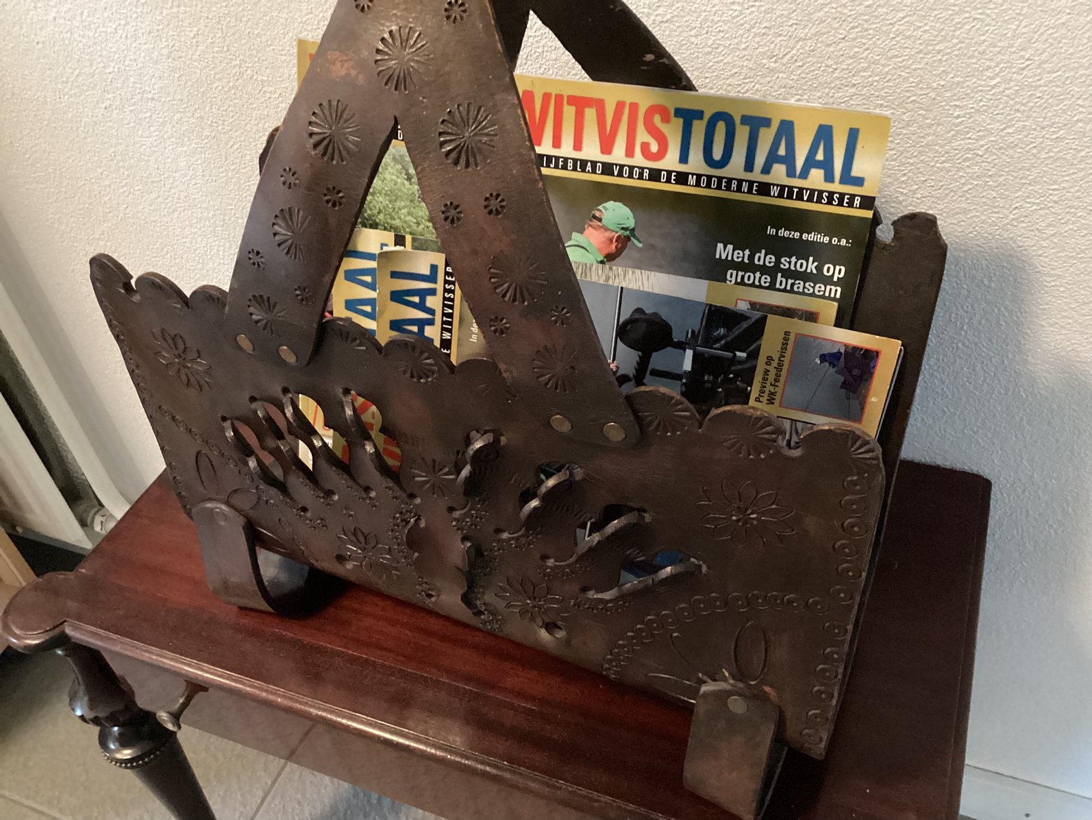 VINTAGE   MOOIE   LEDEREN   KRANTENBAK / LECTUURBAK, Ophalen, Met handvat, Gebruikt, Lectuurbak