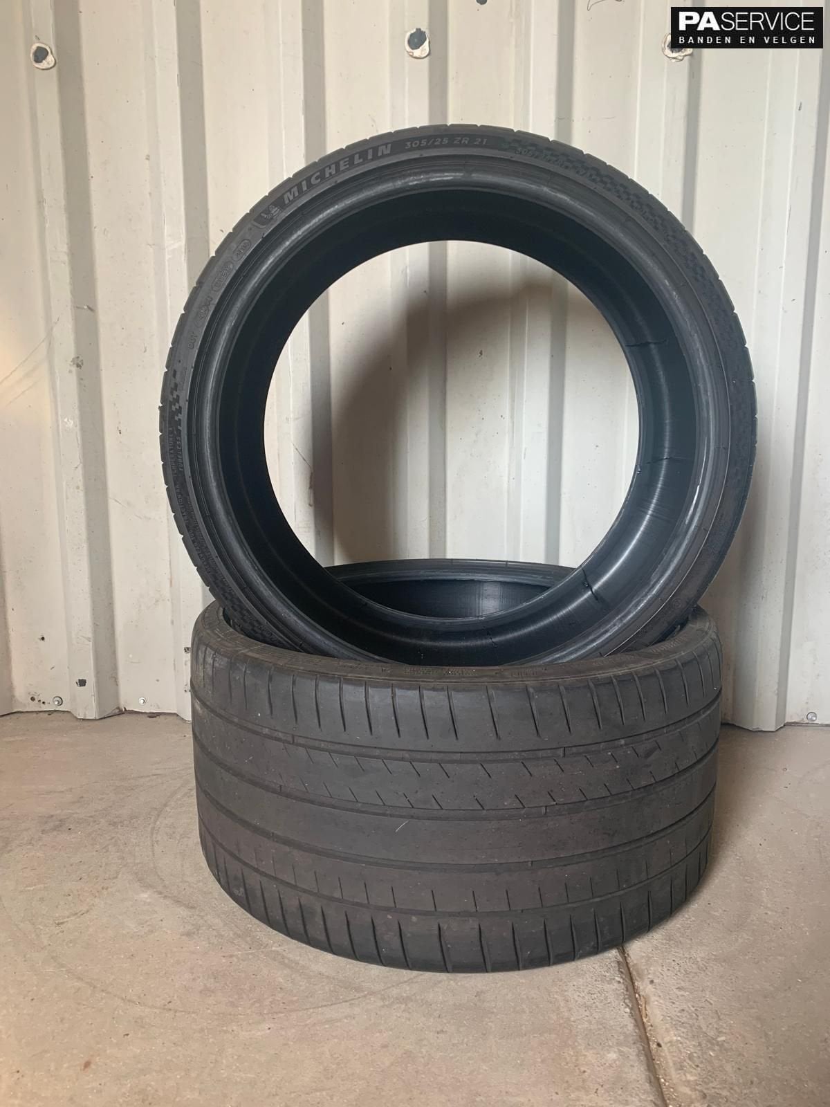2x Michelin 305 25 21 Zomerbanden met 5 mm, Gebruikt, Velg(en), -, -