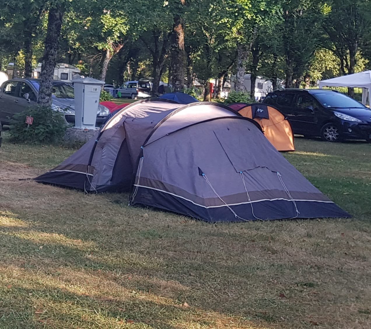 Tent 2 personen en kampeerspullen, Caravans en Kamperen, Ophalen, Gebruikt