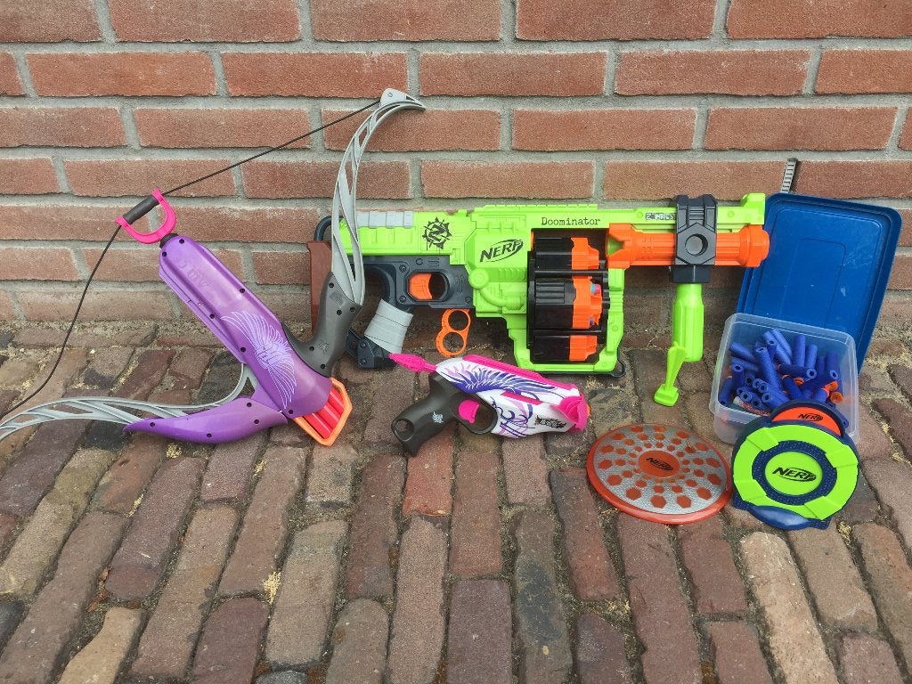Nerf Doomintor Blaster, Rebelle boog en pistool met pijlen, Ophalen of Verzenden, Zo goed als nieuw