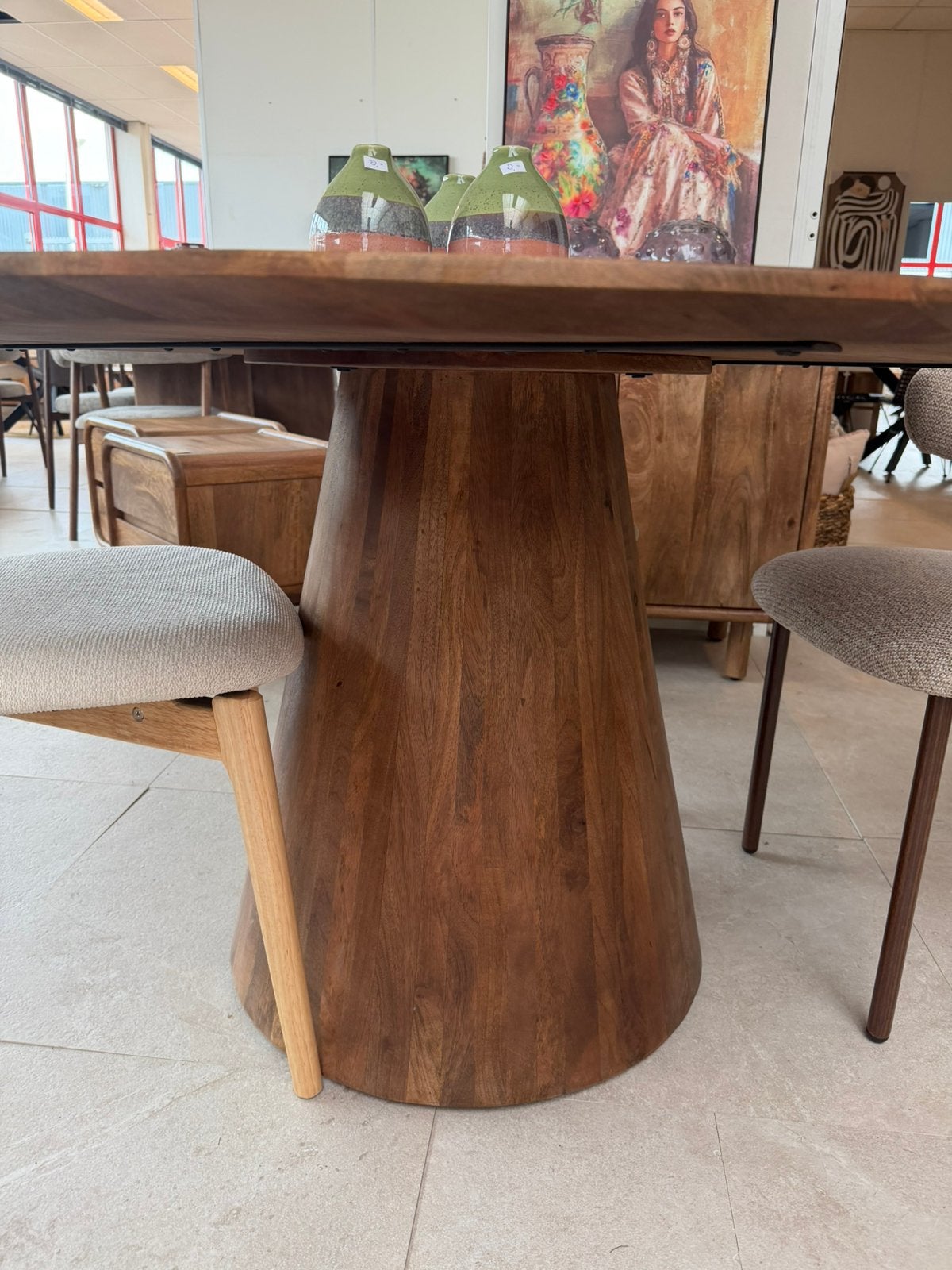 Magazijn leegverkoop ronde eettafel mangohout conische poot, Hout, Nieuw, Ophalen of Verzenden, Info@wkhome.nl