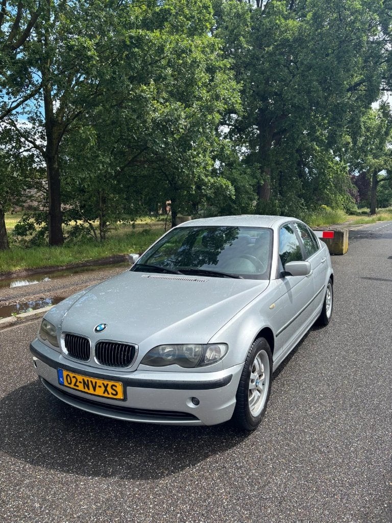 BMW 3-Serie 2.0 I 318 2004 Grijs, Auto's, BMW, 1995 cc, Handgeschakeld, Grijs, Particulier