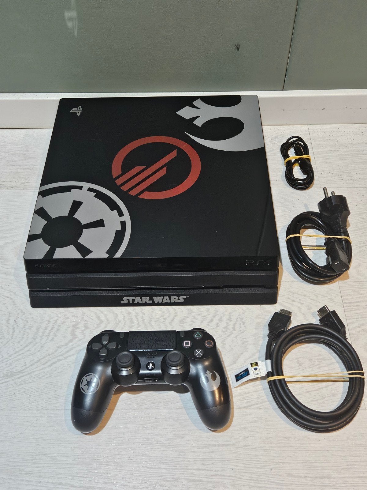 Sony PS4 Pro Star Wars - 1TB, Spelcomputers en Games, Ophalen of Verzenden, Zo goed als nieuw, 1 TB, Met 1 controller