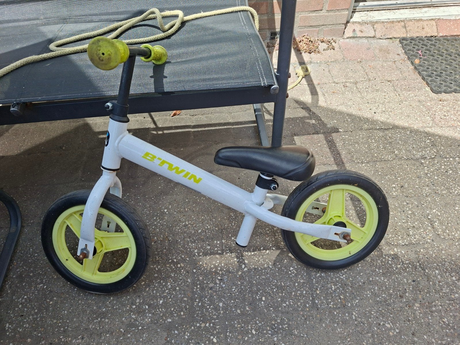 B'Twin loopfiets wit/geel - Zo goed als nieuw, Ophalen of Verzenden, Zo goed als nieuw, Minder dan 16 inch, B'Twin