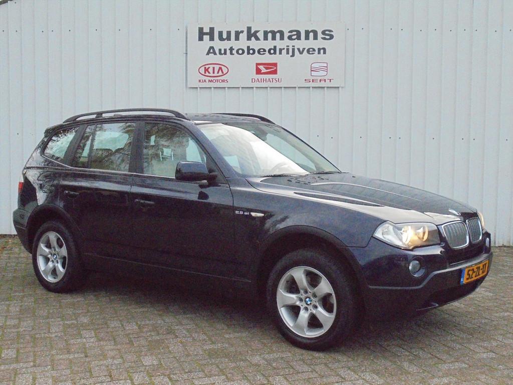 BMW X3 2.5 SI AUTOMAAT NL-AUTO YOUNGTIMER LEER, Automaat, 1730 kg, 2497 cc, Blauw