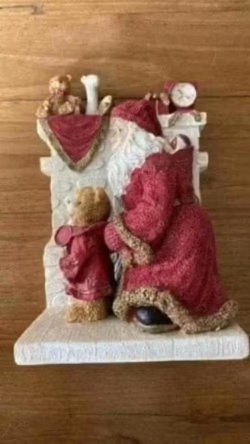 Beeldje kerstman met beer, Diversen, Kerst, Ophalen of Verzenden, Nieuw