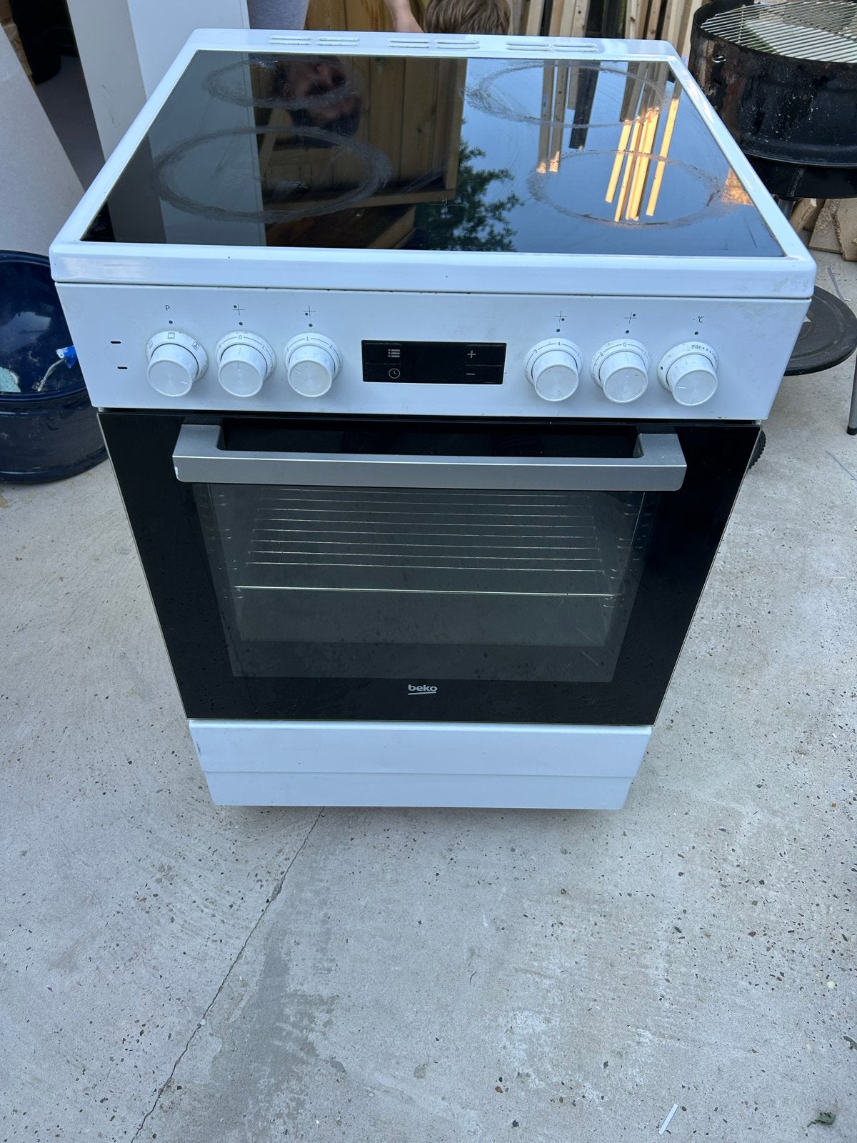 Beko Vrijstaand Keramisch Fornuis met Oven, Witgoed en Apparatuur, Fornuizen, Ophalen, Gebruikt, Hete lucht, 60 cm of meer