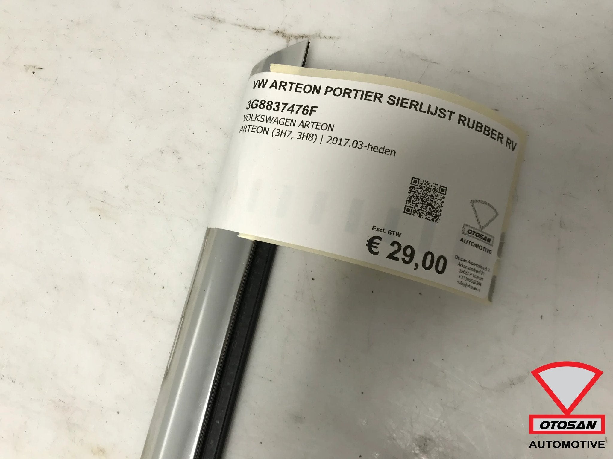VW Arteon Portier Sierlijst Rubber RV Chroom 3G8837476F, Gebruikt, Volkswagen, Volkswagen AG, Berliner Ring 2
38440  Wolfsburg, DE
