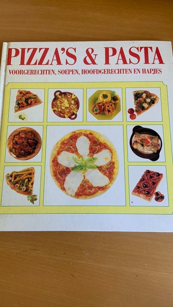 Pizza's & pasta - Voorgerechten, soepen, hoofdgerechten en, Ophalen of Verzenden, Zo goed als nieuw, Italië, Hoofdgerechten