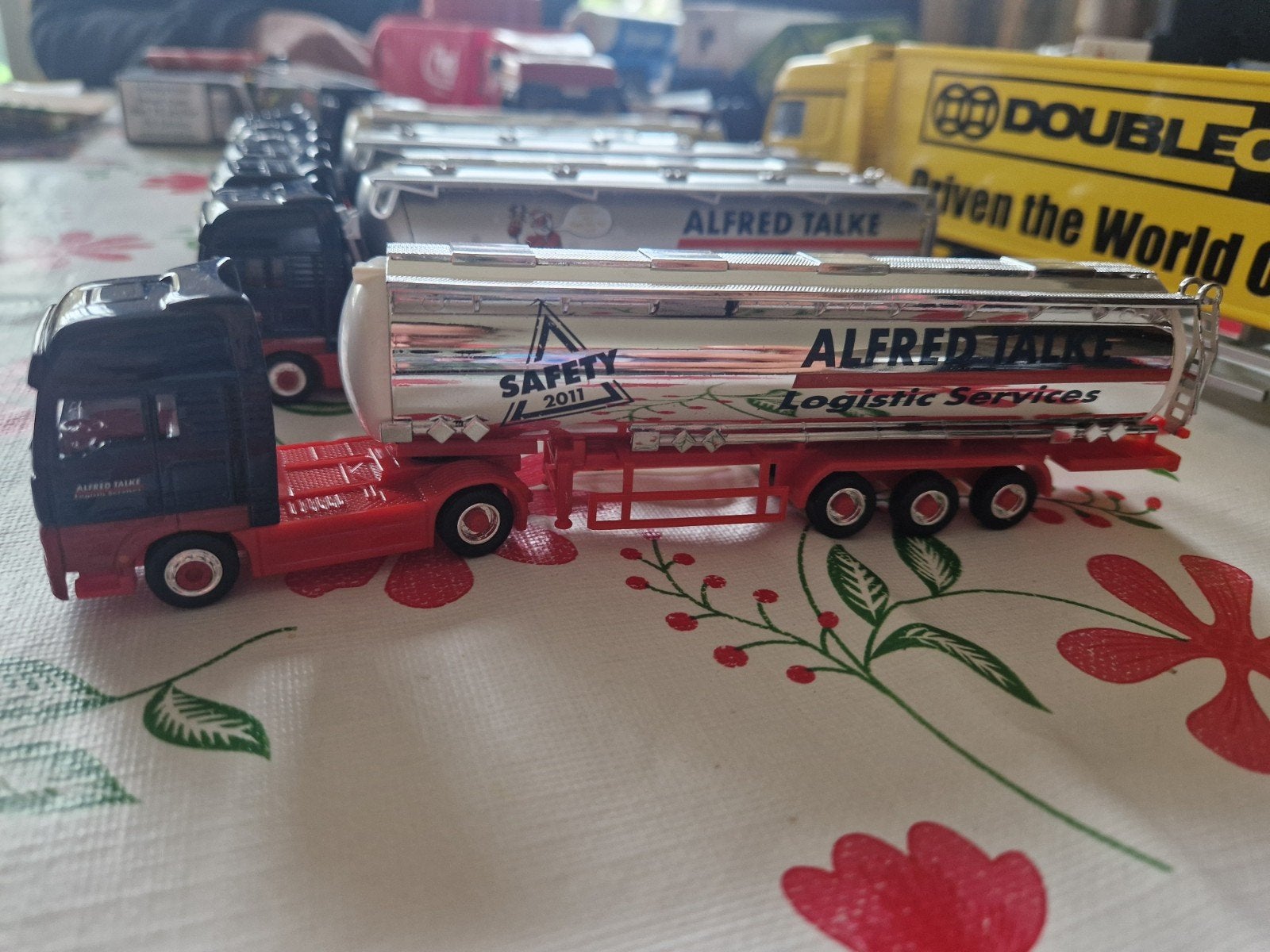 herpa man truck met tankoplegger, Ophalen of Verzenden, Zo goed als nieuw, Bus of Vrachtwagen, Herpa