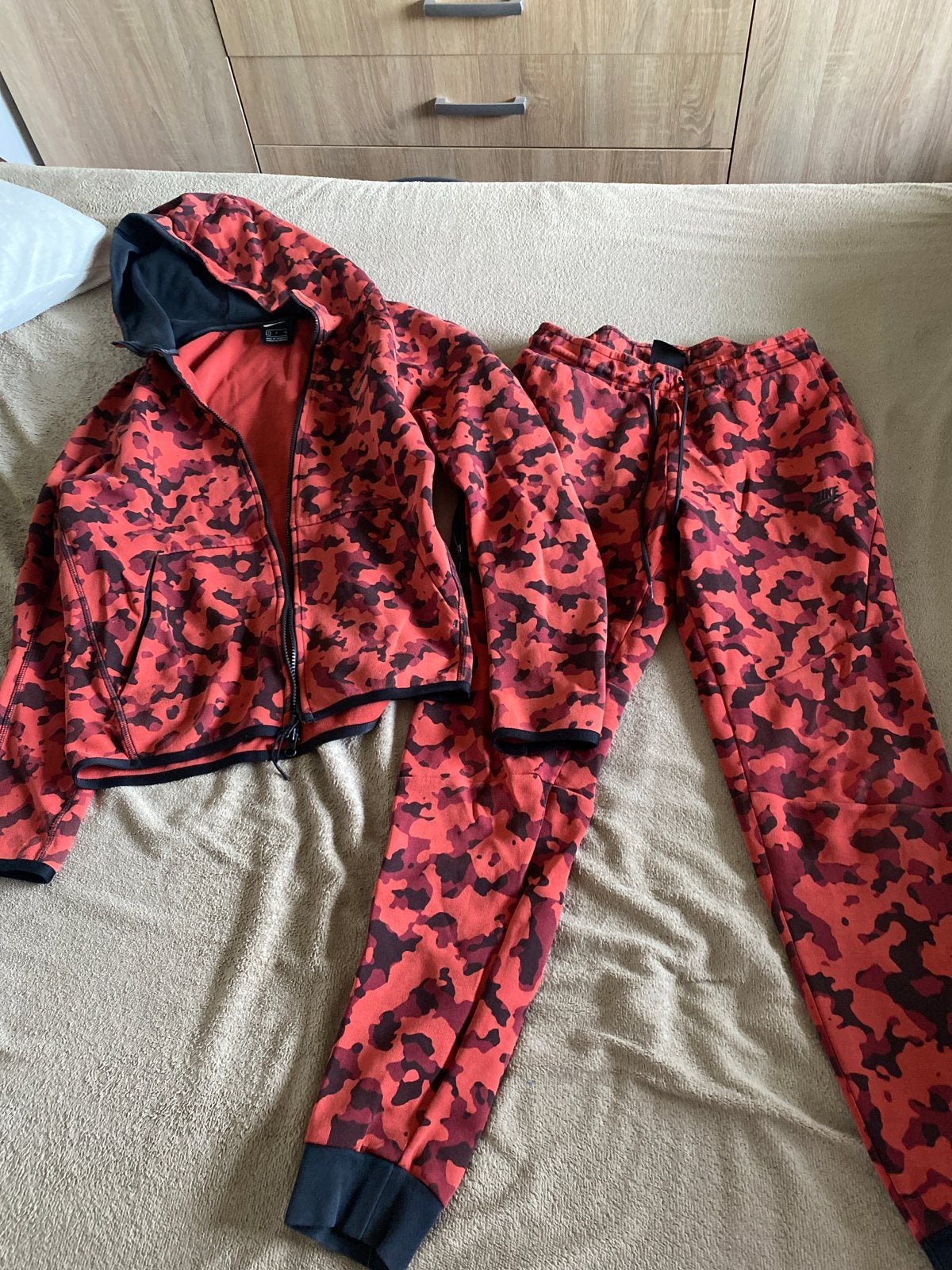 Nike trainingspak rood camouflage - maat S, Ophalen of Verzenden, Gedragen, Maat 46 (S) of kleiner, Rood