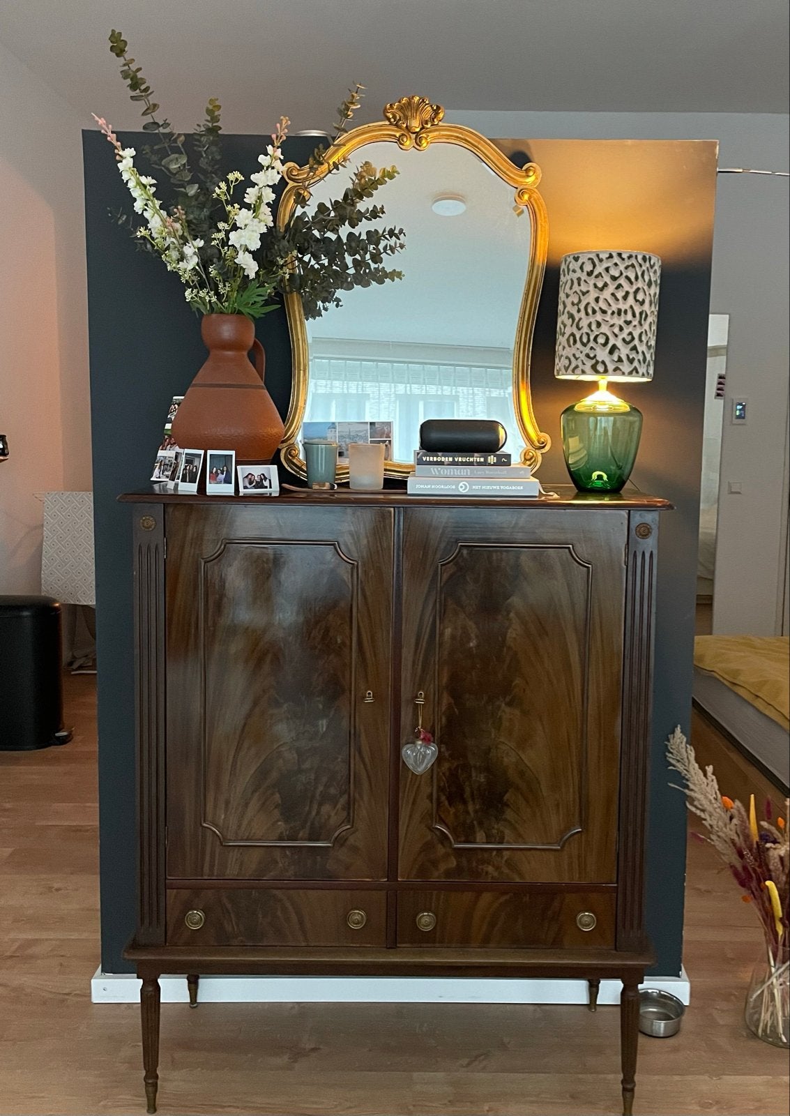 Antieke houten mahonie kast (Queen Anne stijl), Ophalen