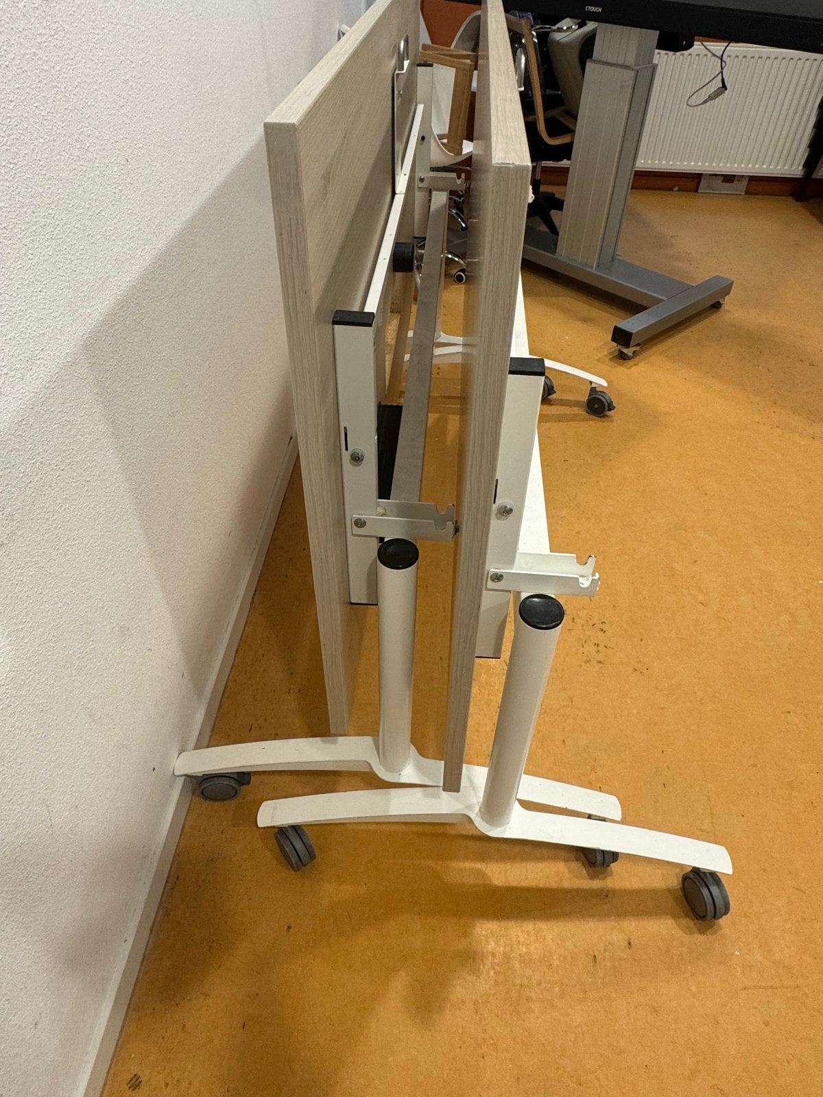 Opklapbare vergadertafel met stroomaansluiting, 160 cm, Gebruikt, Hout, Ophalen of Verzenden