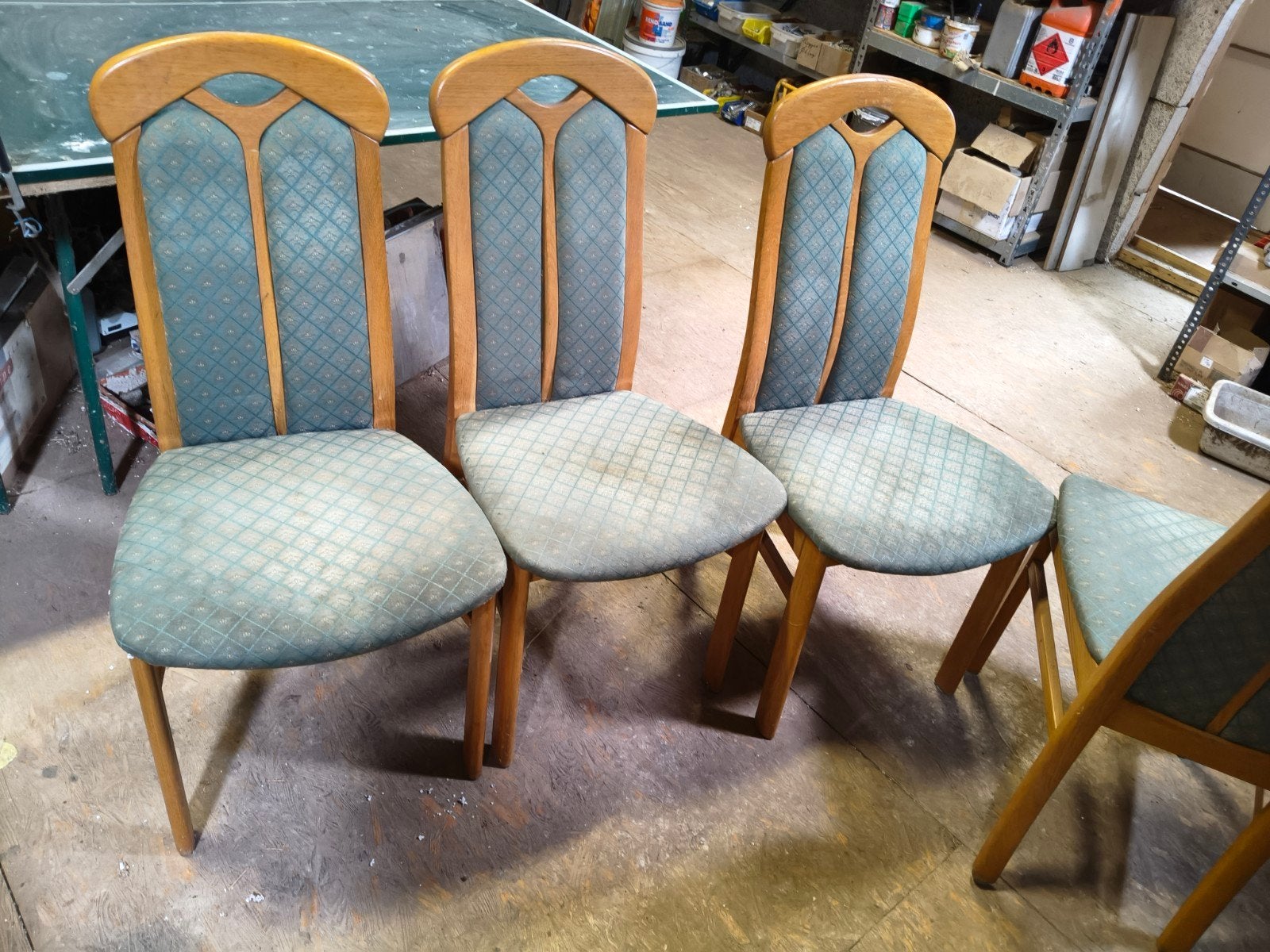 4 mooie stevige goede kamer of keuken stoelen, Antiek en Kunst, Ophalen