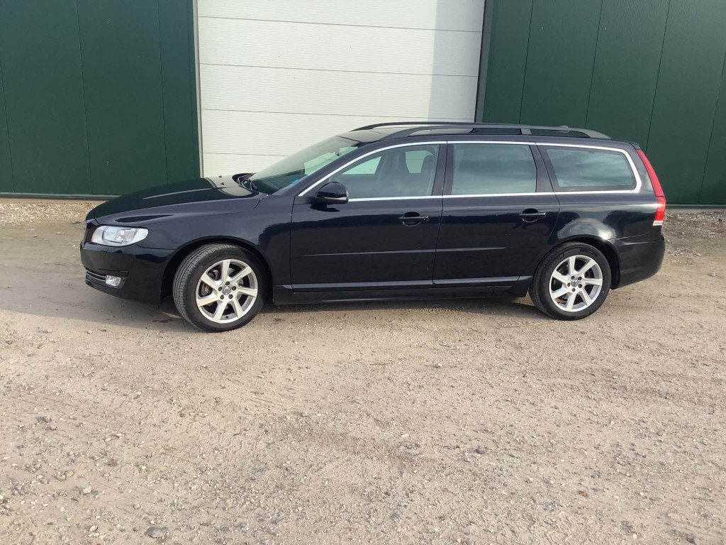 Volvo V70 T5 245pk Ultimate 2015 Zwart, 1800 kg, Zwart, 4 cilinders, 1969 cc
