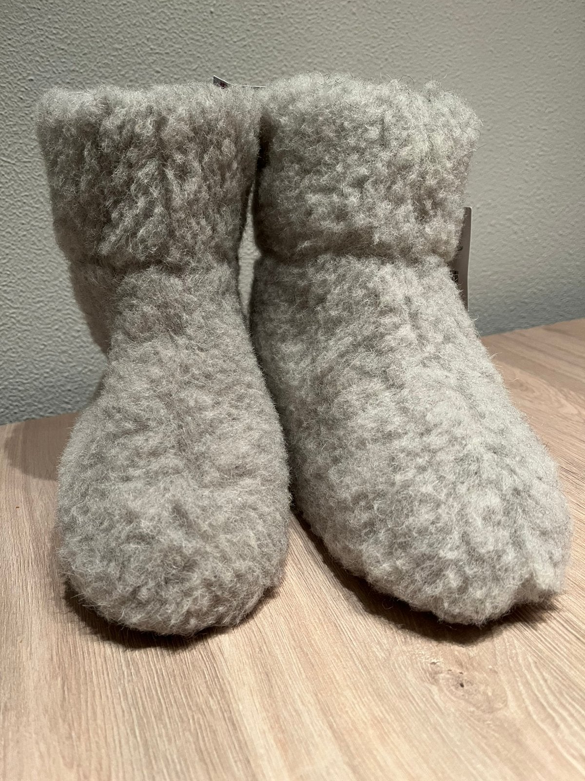 Nieuwe Natura Norway pantoffels maat 35/36, Ophalen of Verzenden, Nieuw, Grijs, Pantoffels of Sloffen
