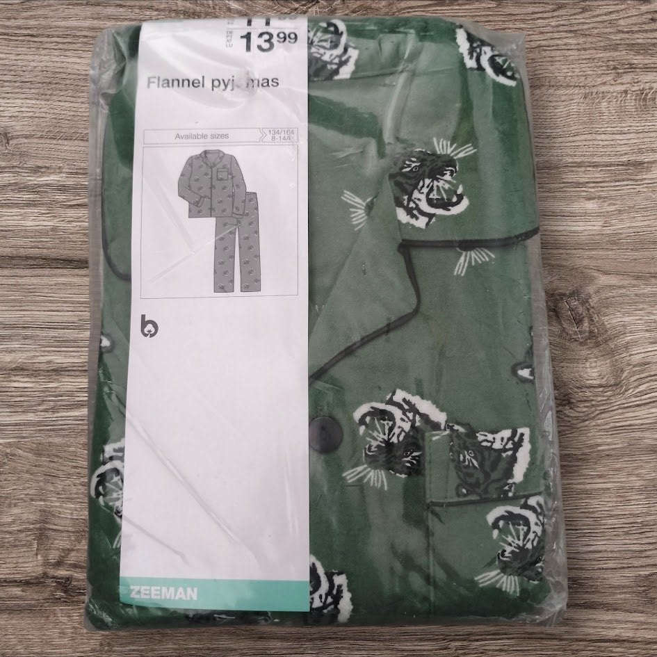 Nieuw in verpakking flanellen panter pyjama jongens, Nieuw, Ophalen of Verzenden, Jongen, Nacht- of Onderkleding
